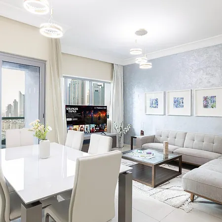 Damac Maison Mall Street 3 Bedroom Burj Khalifa View With Gym And Pool 1 Minute Walk To Dubai Mall Exterior photo
