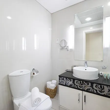 Damac Maison Mall Street 3 Bedroom Burj Khalifa View With Gym And Pool 1 Minute Walk To Dubai Mall Exterior photo