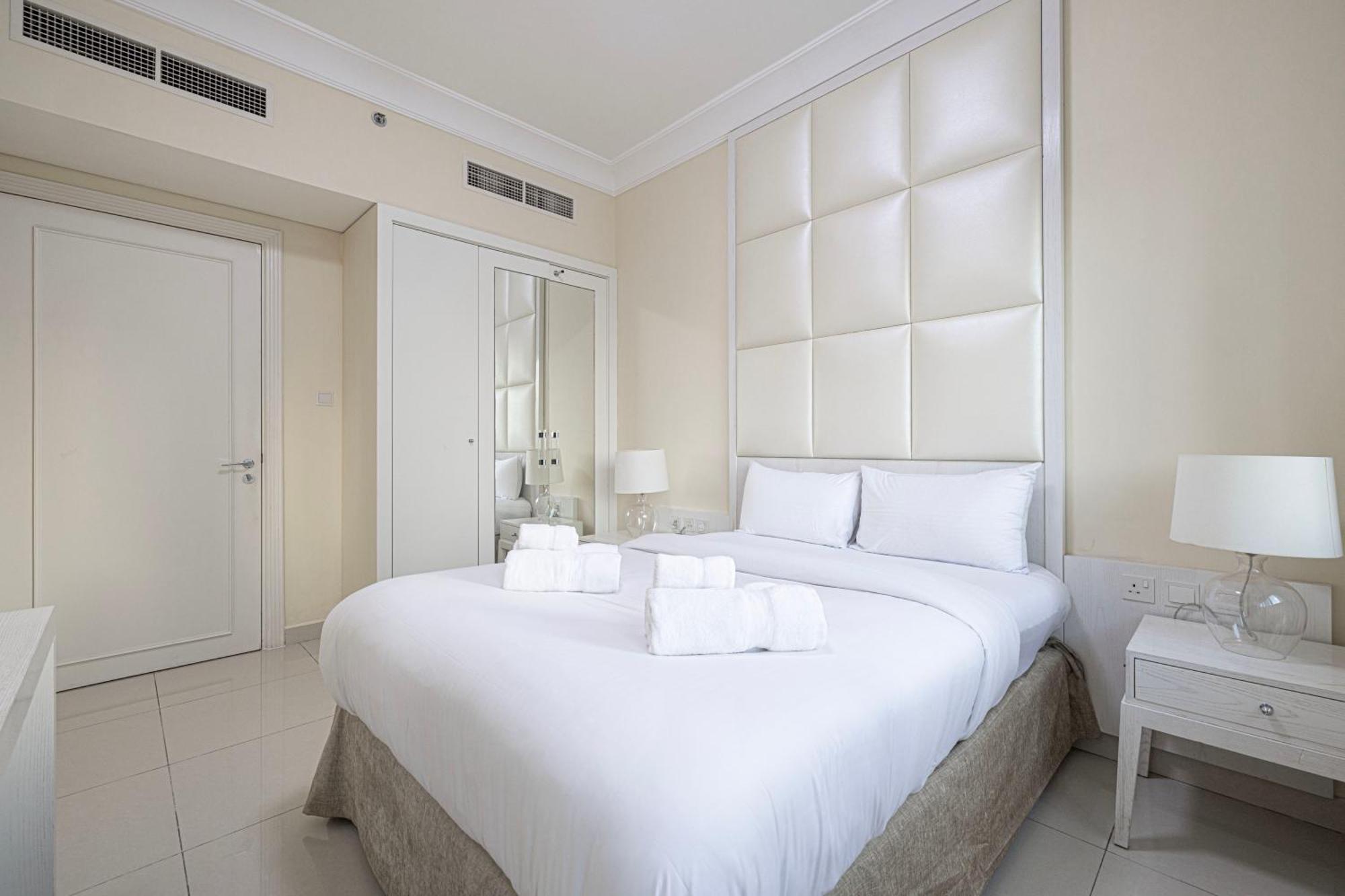 Damac Maison Mall Street 3 Bedroom Burj Khalifa View With Gym And Pool 1 Minute Walk To Mall * Dubai
